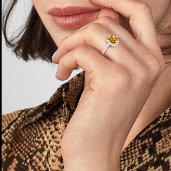 Real Sterling Silver Emerald Gemstone Ring - Picture 2 of 4